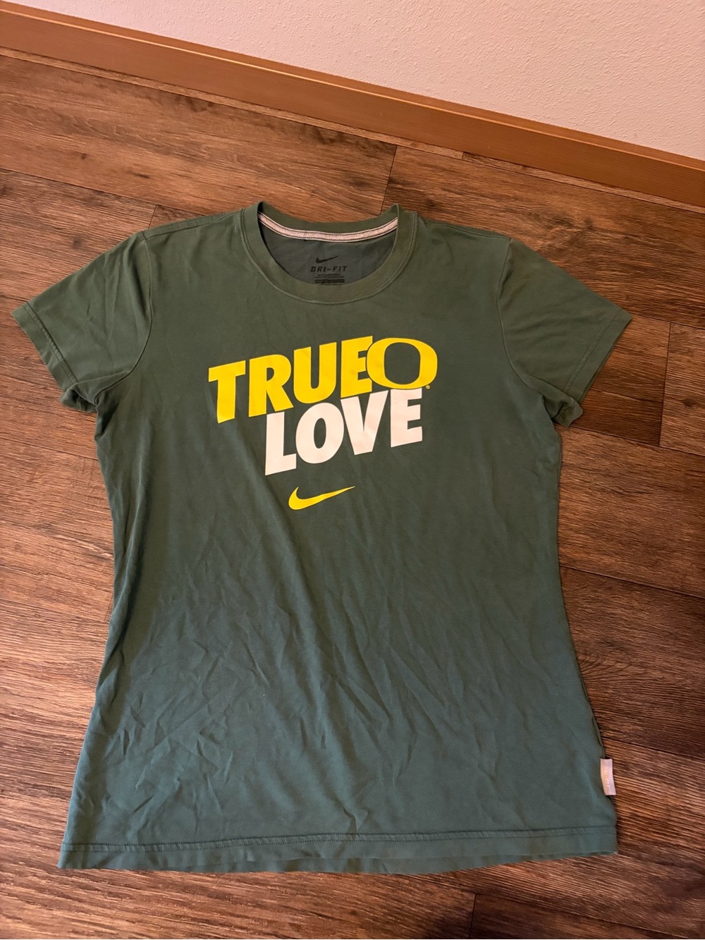 Nike Women’s Dri-Fit Oregon Ducks Activewear Tee Shirt Size Large